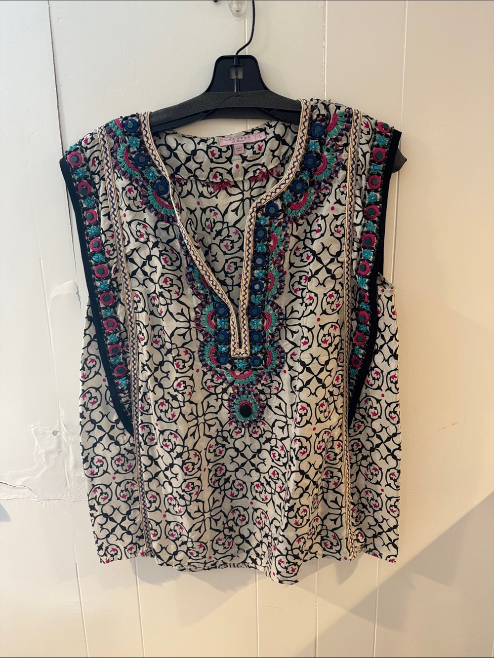 Embroidered Black & White Floral Sleeveless Tunic